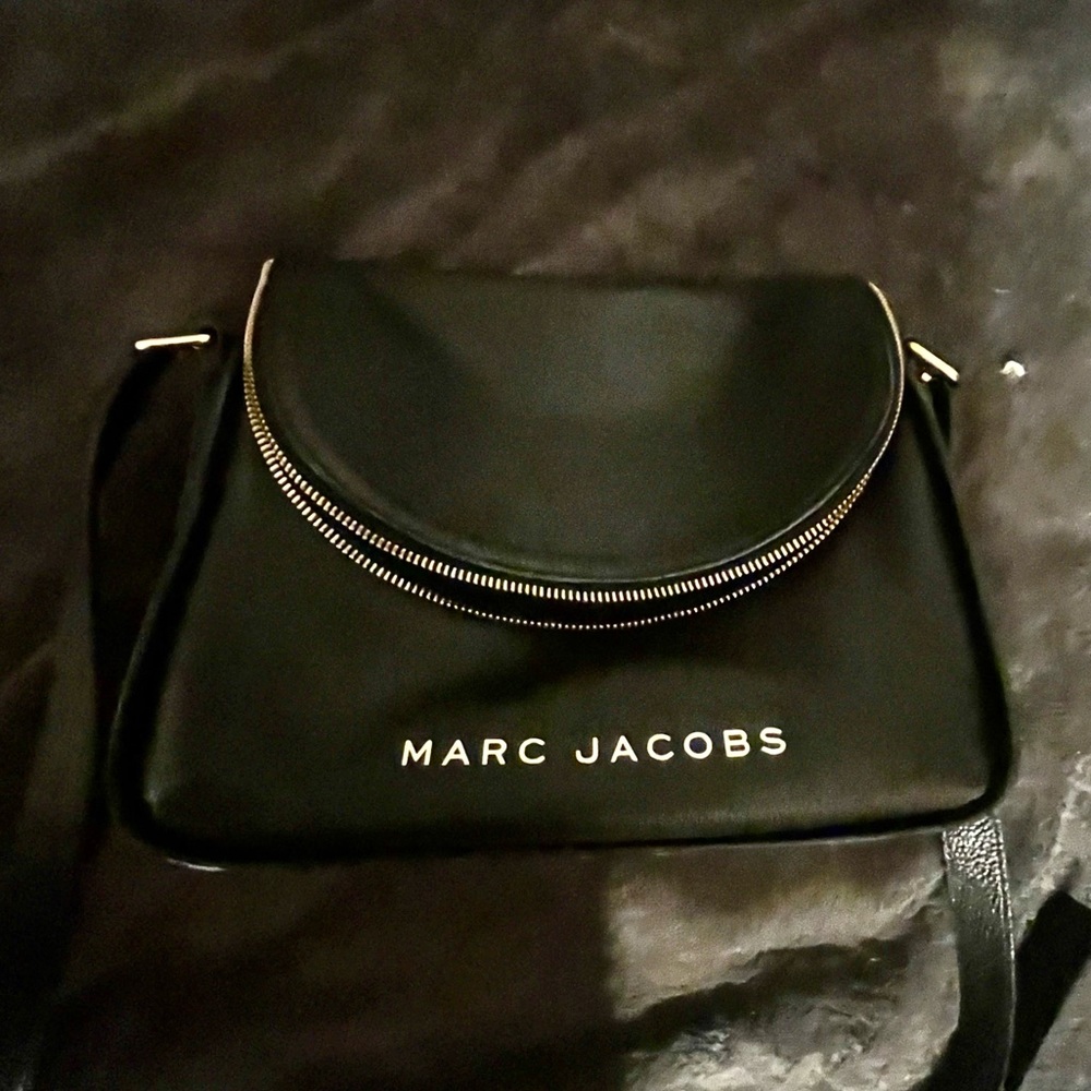 [Marc Jacobs] THE GROOVE MESSENGER